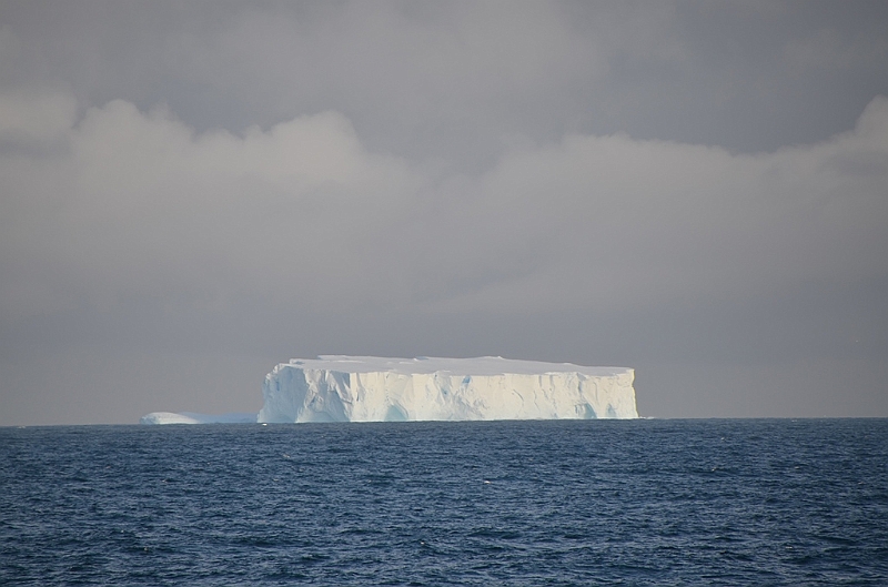 008_Antarctica_Peninsula_Iceberg.JPG