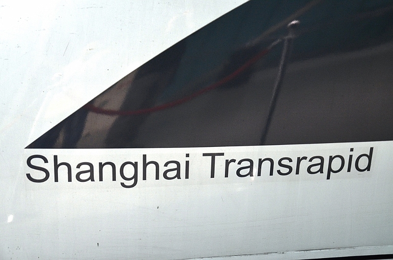 002_China_Shanghai_Transrapid.JPG