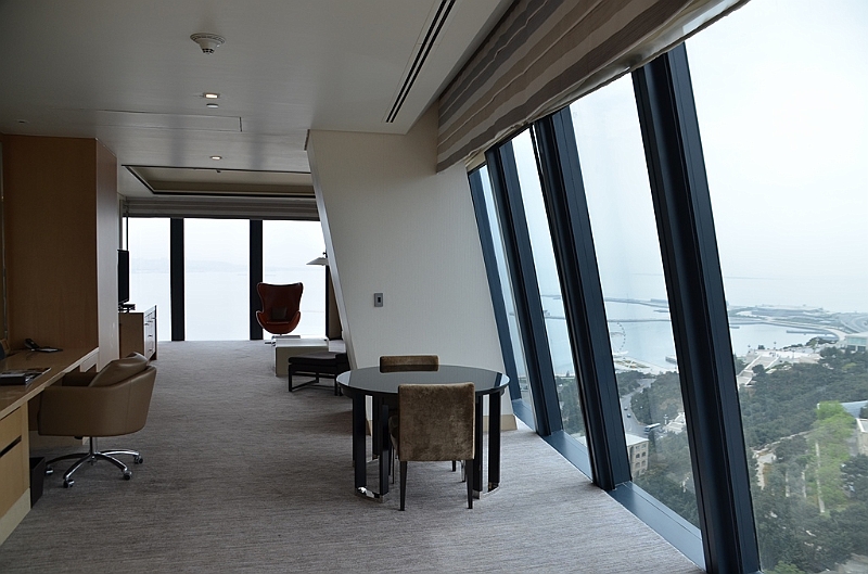 006_Azerbaijan_Baku_Fairmont_Flame_Towers.JPG