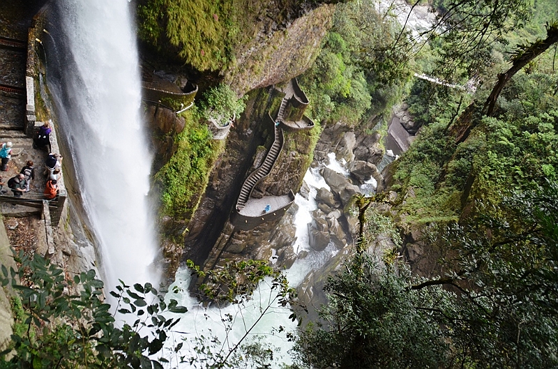 334_Ecuador_Pailon_del_Diablo.JPG