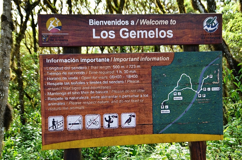 802_Ecuador_Galapagos_Santa_Cruz_Los_Gemelos.JPG