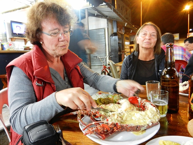 883_Ecuador_Galapagos_Santa_Cruz_Puerto_Ayora_Lopster_Dinner.JPG