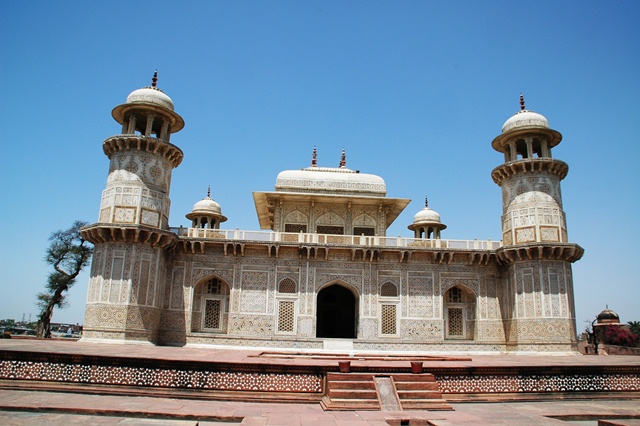 269_India_Baby_Taj.JPG