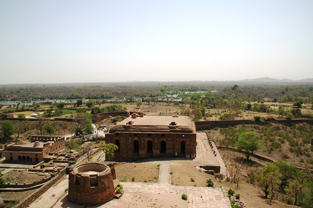 389_India_Orchha_Jehangir_Mahal.JPG