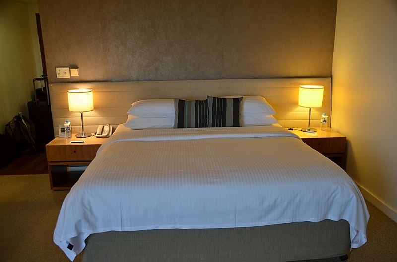 002_Australia_Cairns_Shangri_La.JPG