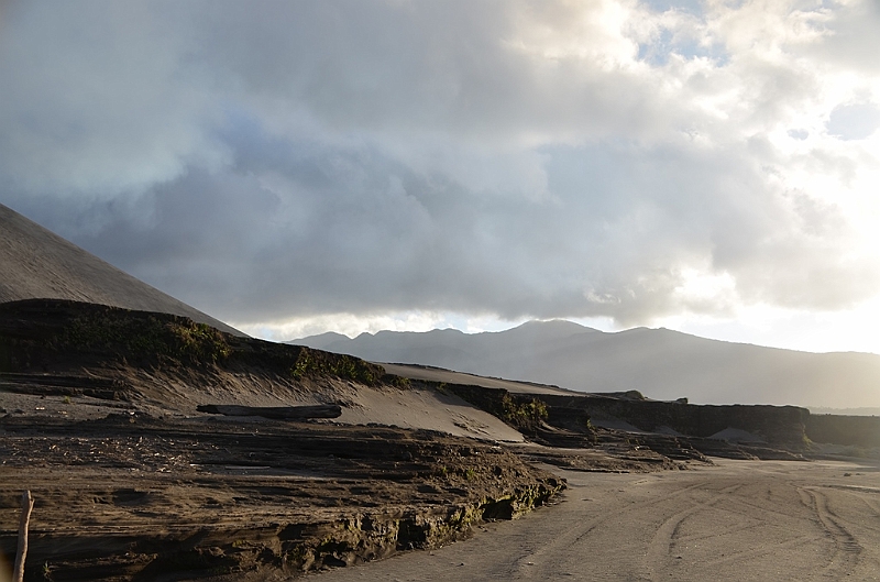 153_Vanuatu_Tanna_Island_Mount_Yasur.JPG