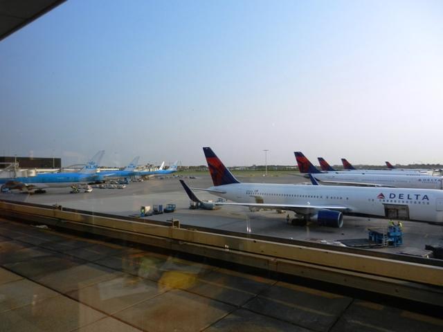 001_USA_Amsterdam_Airport.JPG