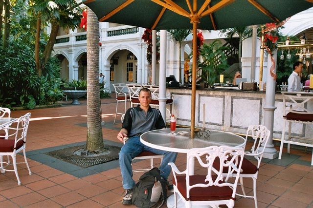2005Singapur_RafflesHotelBar.jpg