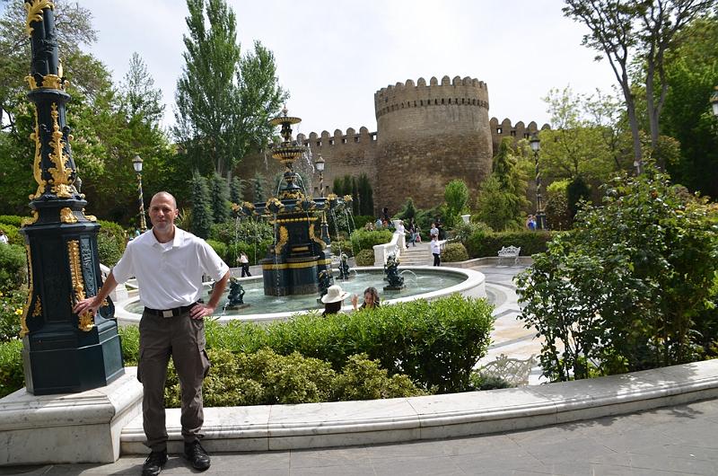 2018_02_Azerbaijan_Baku_The_Garden_of_Aliaga_Vahid_Privat.JPG