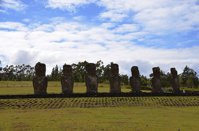 111_Chile_Easter_Island_Ahu_a_Kivi.JPG
