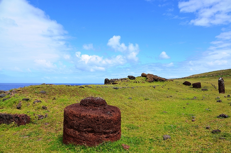 126_Chile_Easter_Island_Vinapu.JPG