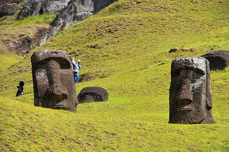 202_Chile_Easter_Island_Rano_Raraku.JPG