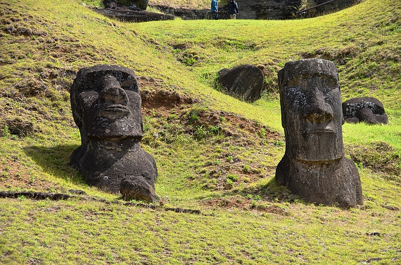 206_Chile_Easter_Island_Rano_Raraku.JPG
