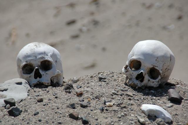 067_Peru_Cahuachi_Friedhof.JPG