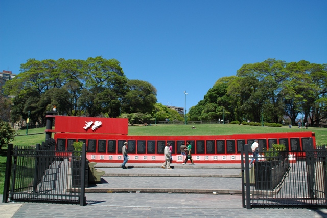 002_Argentina_Buenos_Aires_War_Memorial.JPG