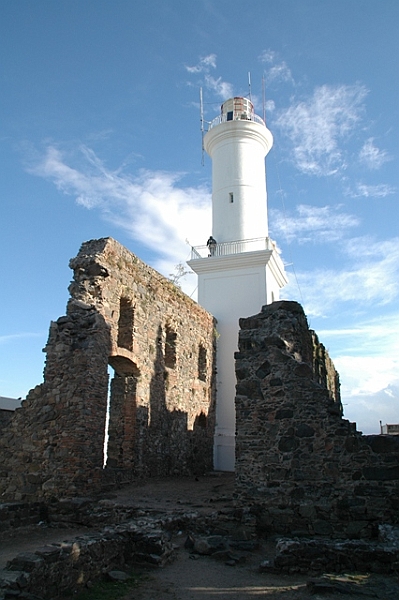 045_Uruguay_Colonia_Convento_de_San_Francisco.JPG