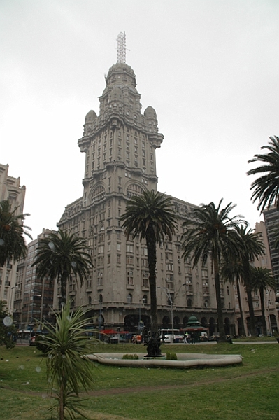 060_Uruguay_Montevideo_Palacio_Salvo.JPG