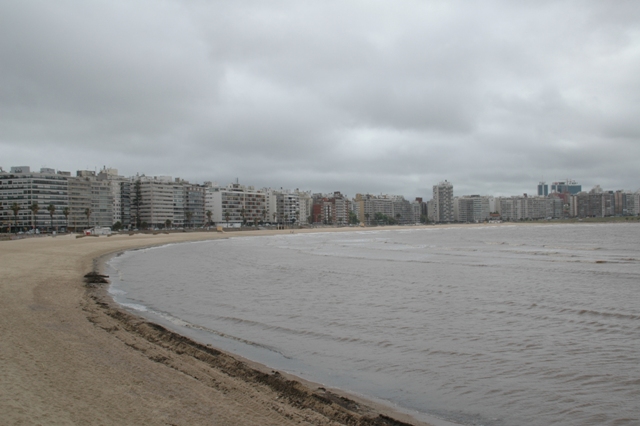062_Uruguay_Montevideo_Playa_de_Los_Pocitos.JPG
